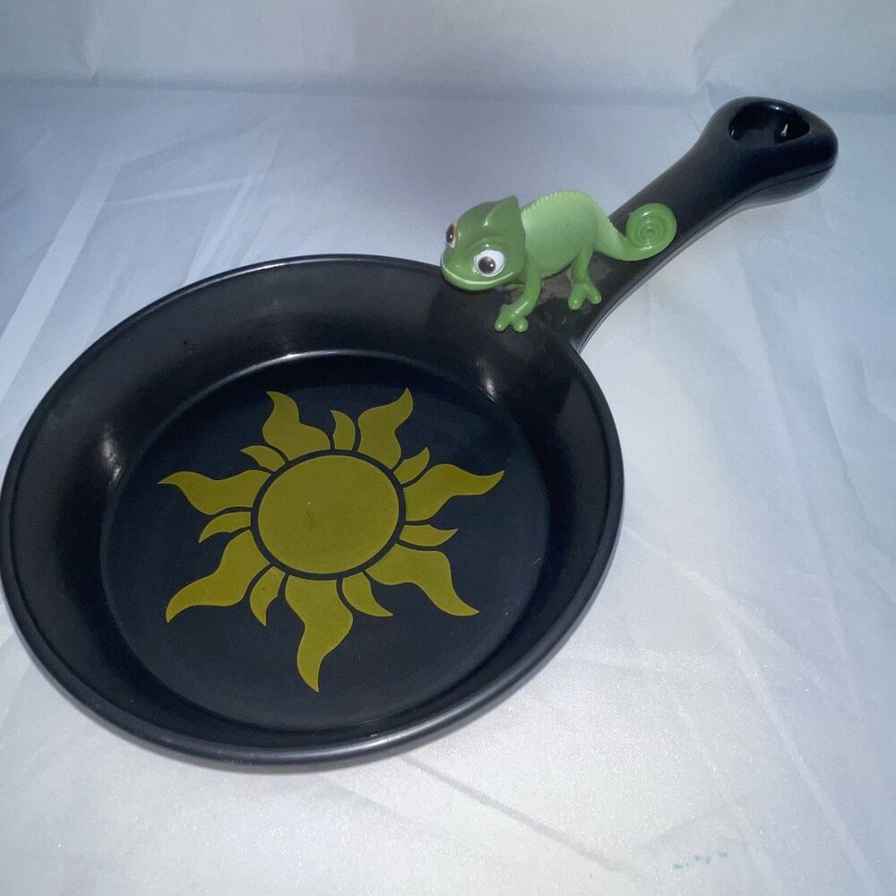 Disney Tangled Rapunzel Frying Pan Costume Toy w/ Sounds Pascal Chameleon Cook